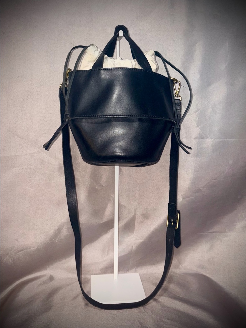 Madewell Black Leather Austin Crossbody Bucket Bag - Excellent Condition!